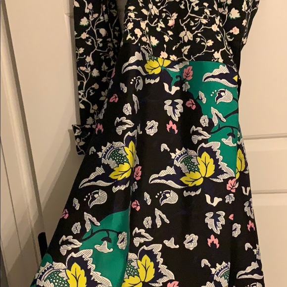 DVF Jewel wrap dress w/pockets - Picture 5 of 6